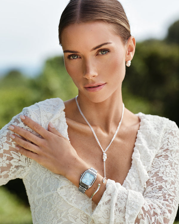  A square womens watch in 316L stainless steel from Waldor & Co. with blue Diamond Cut Sapphire Crystal glass dial. Seiko movement. The model is Delight 32 Chelsea