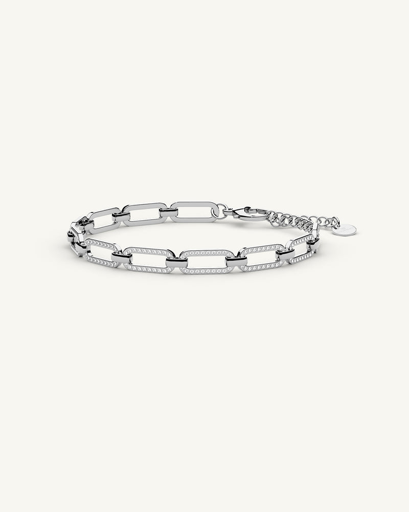 A Chain Bracelet in polished Silver plated-316L stainless steel from Waldor & Co. The model is Ideal Chain Polished.