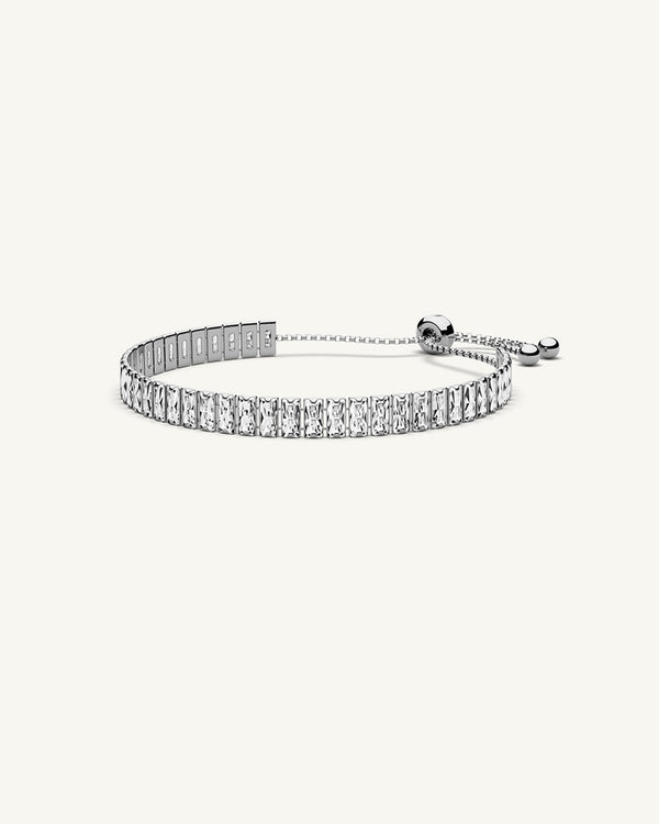 A Chain Bracelet in polished Silver plated-316L stainless steel from Waldor & Co. The model is Talia Diamond Chain Polished.
