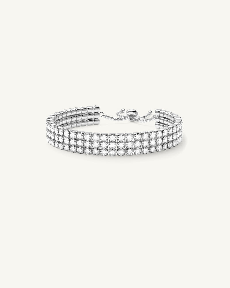 A polished stainless steel chain in silver from Waldor & Co. One size. The model is Tennis Trio Chain Polished